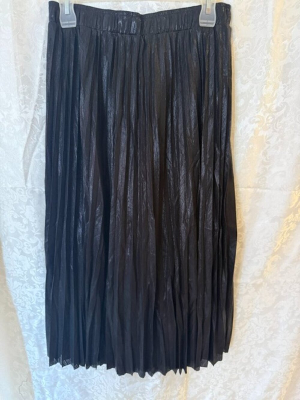 Ladies below the knee skirt